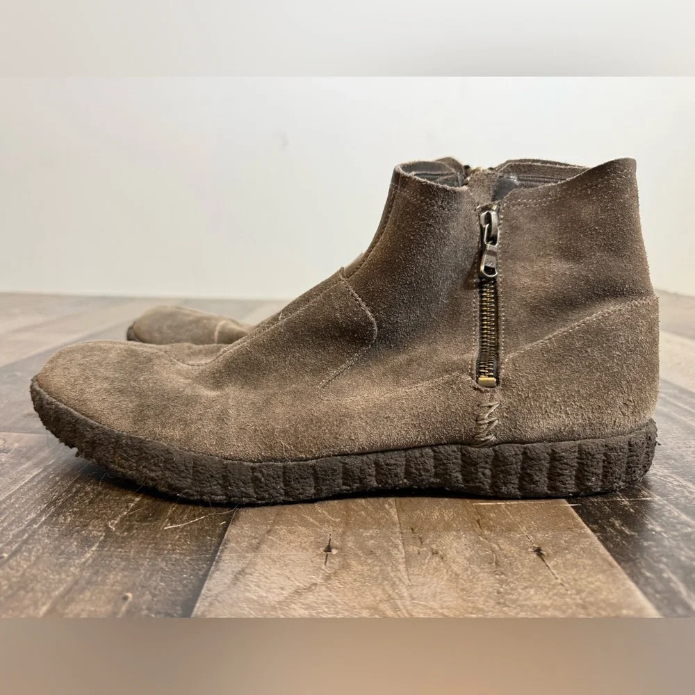 John Varvatos USA Suede‎ Zip Ankle Boots Crepe Sole Distressed Brown Men’s 9.5